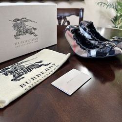 Burberry Slip On Size EUR 38.5 US 8.5