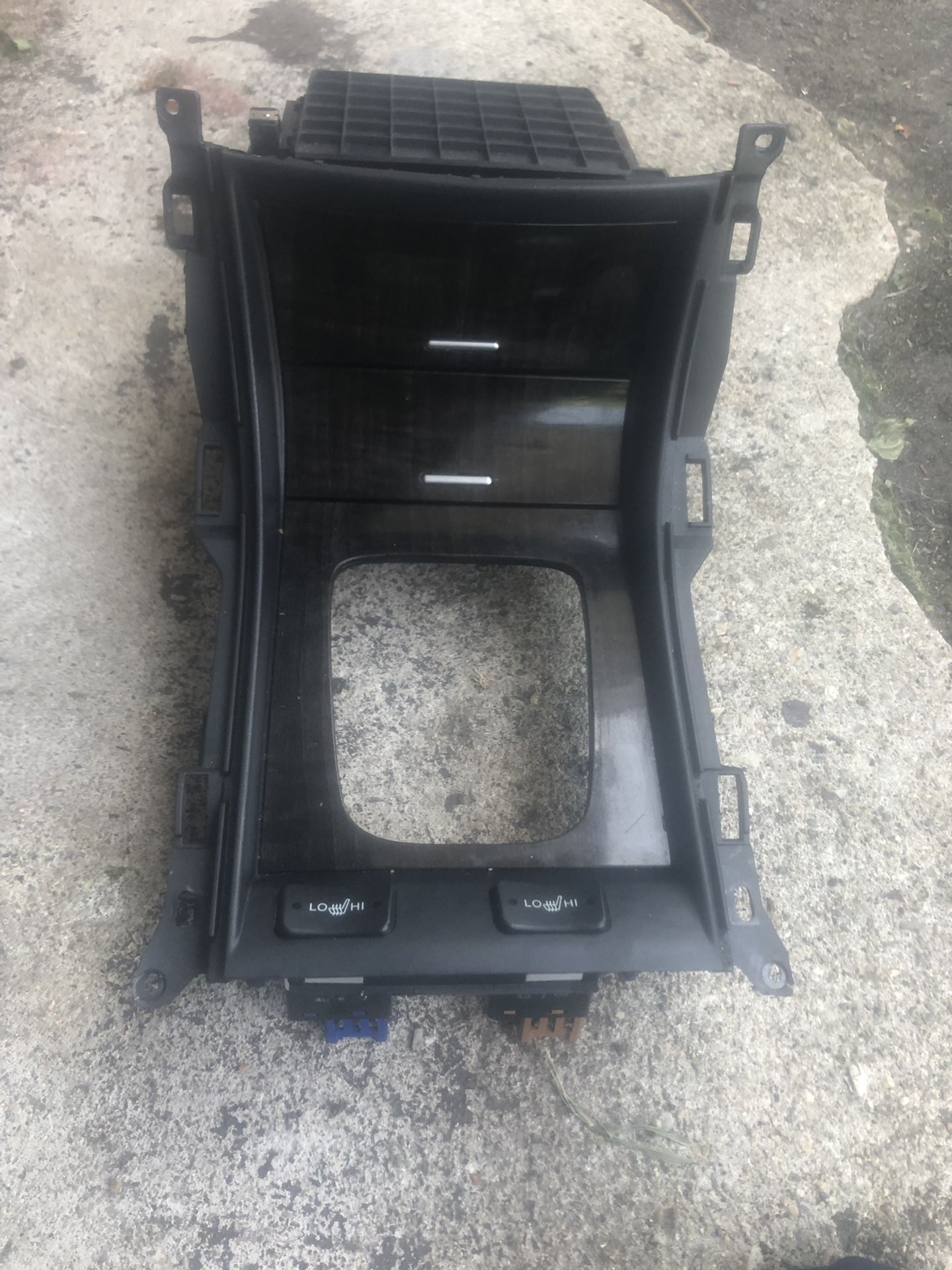 04-08 Acura TL center console