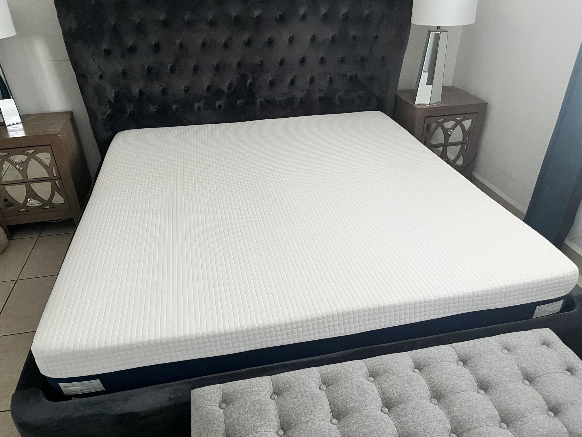Helix Sleep Dual King Mattress Excellent Condition FREE Topper SALE