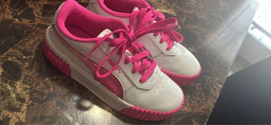 Brand new girls 3y pumas $15