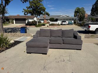 Reversible Sectional Couch FREE DELIVERY