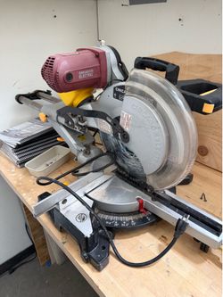 Chicago Electric 12 in chop saw