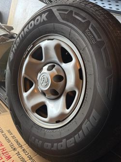 2022 toyota tacoma tires and rims