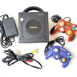 Nintendo GameCube Complete with 2 Controllers