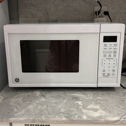 GE White Microwave