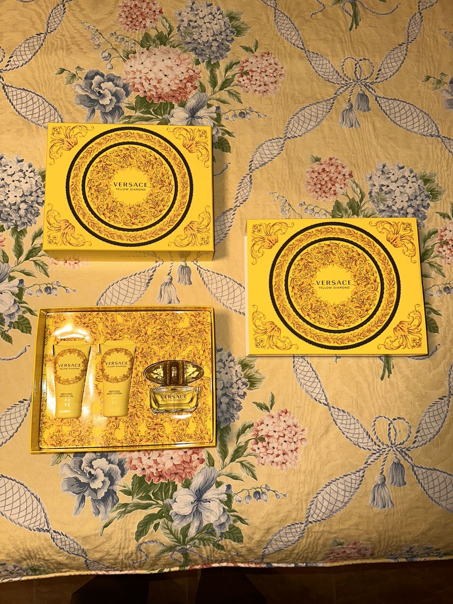 Versace Yellow Diamond Gift Set