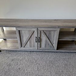 Tv Stand- Excellent Condition