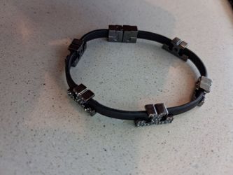Tori Burch T style bracelet