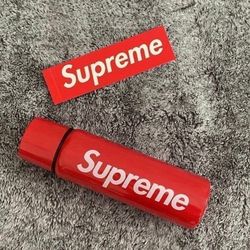 Supreme SIGG Vacuum Insulated Bottle (Hot Or Cold)