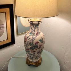 1990s Vintage Wildwood Asian Chinoiserie Table Lamp Bird and Flower Design