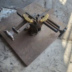Vintage Stanley No. 400 Miter Vise Corner Tilting Swivel Cast Iron Made In USA Wood WoodWorking Tools Tool