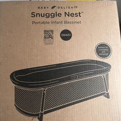 Portable bassinet , Snuggle Nest