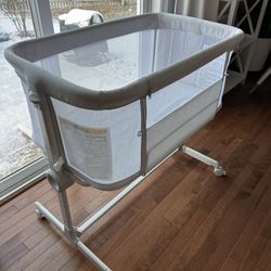 Baby Bassinet With Sheets