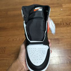 Air Jordan Retro High OG Size 5.5y/7W