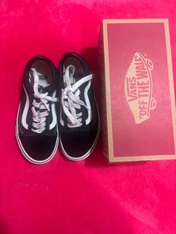 Vans Old Skool Wide Black/White Women’s 5 — Like New + Box