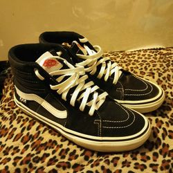 Vans Hi Top Size 9.5 With Eraser And Brush 