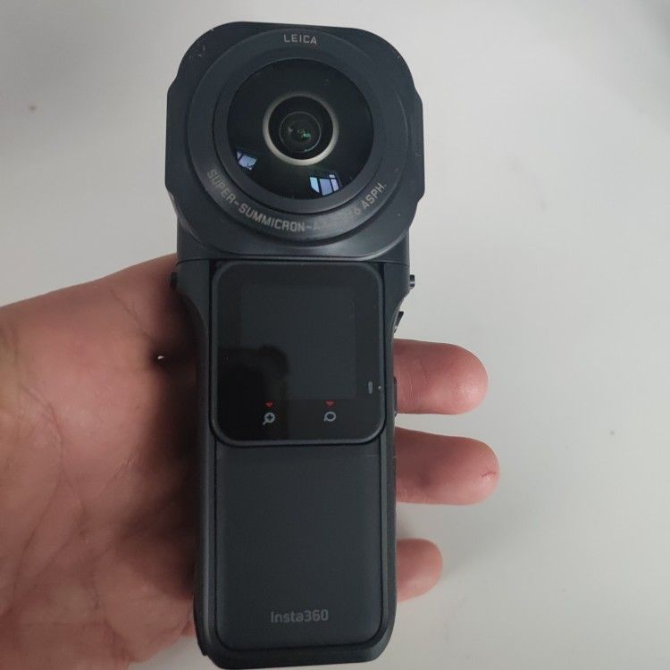 Insta360 ONE RS 1-Inch 360 Edition - 6K 360 Camera with Dual 1-Inch Sensors, Co-Engineered with Leica, 21MP Photo, FlowState Stabilization, Superb Low