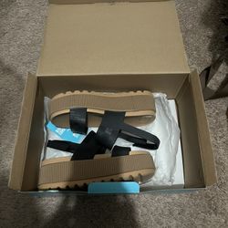 Sandal Wedge Size 5