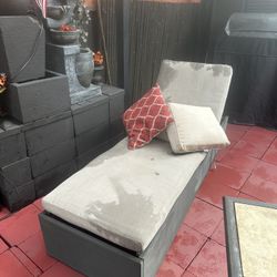 Chaise Lounge Chair With Pad And Pillows