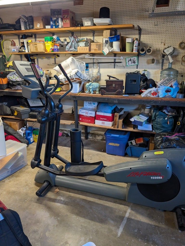 Life FITNESS 950 HR Elliptical 