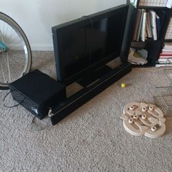Tv And Speakers