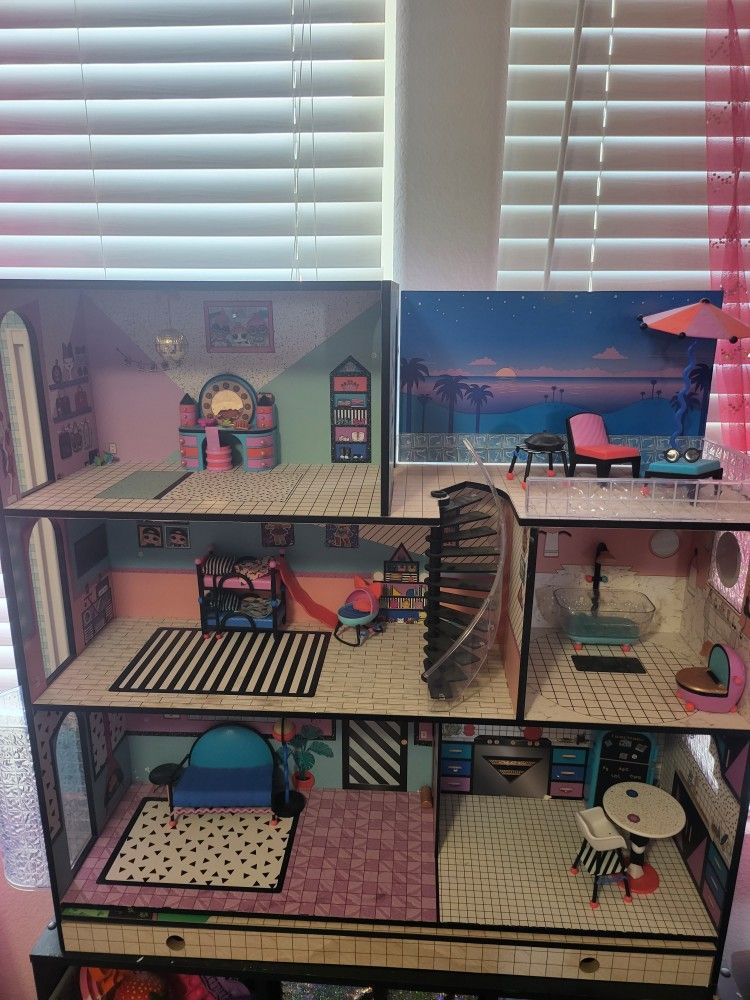 LOL Doll House