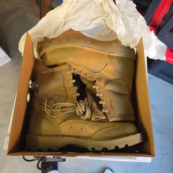 DANNER USMC BOOTS SIZE 10.5R