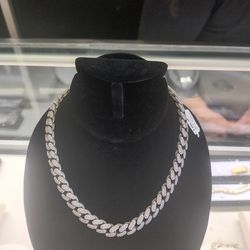 Sterling silver with diamond around it 80.6 Gram 16 long layway available 10% dwon if you interested please make sure you ask for Maribel thank you