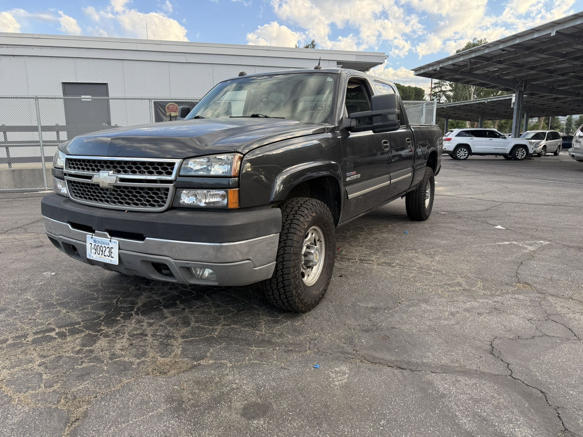 2005 4x4 Duramax Modded Tastefully