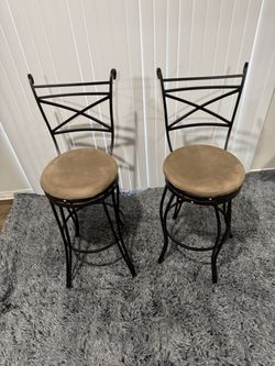 Set of 2 Bar Stools – Like New