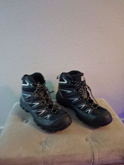 Salamoon Pioneer women's hiking boot Size 11.5