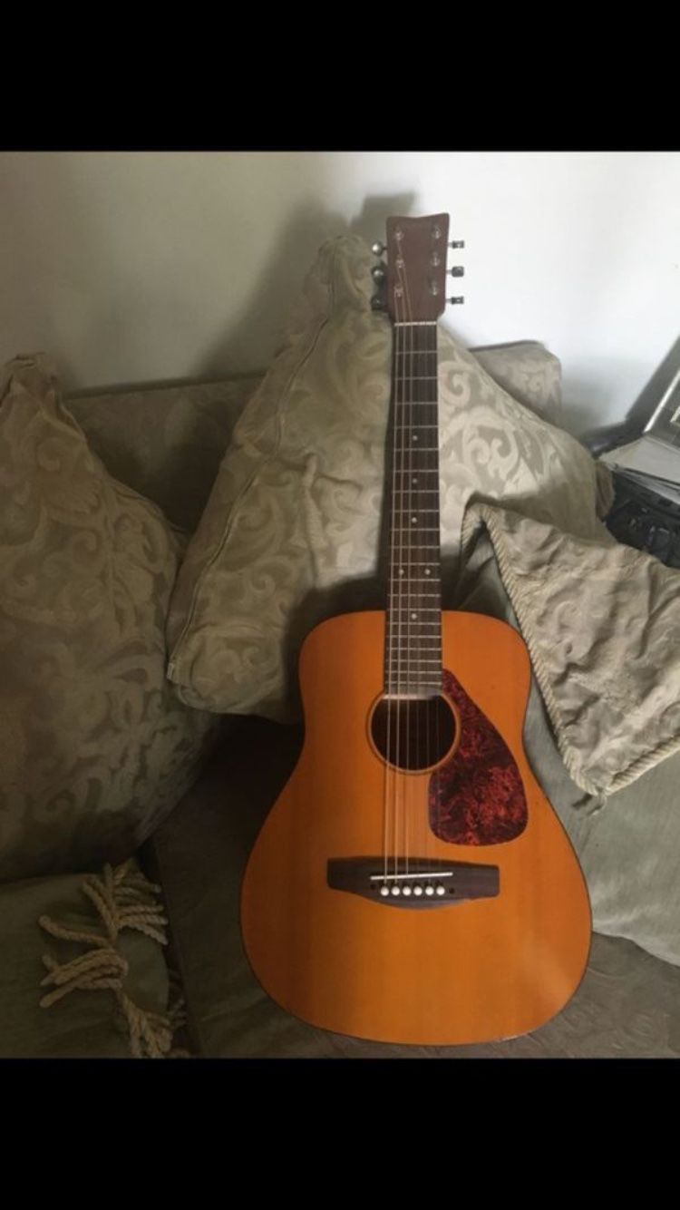 Yamaha Fg Junior Guitar