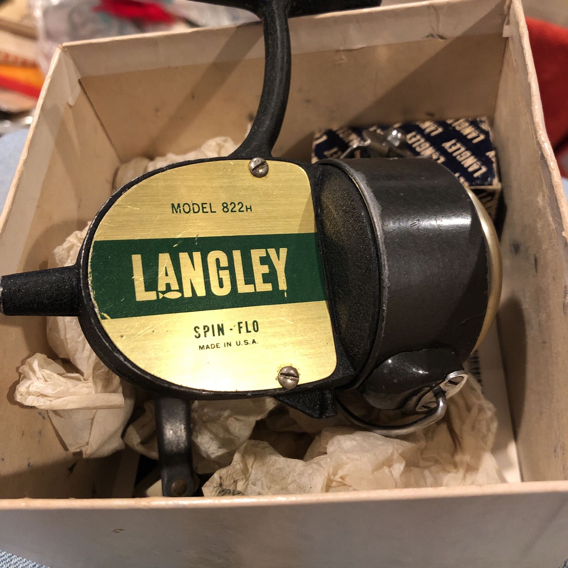 Fresh Water Spinreel Model 822h.