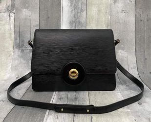 Reduced! Vintage Louis Vuitton crossbody