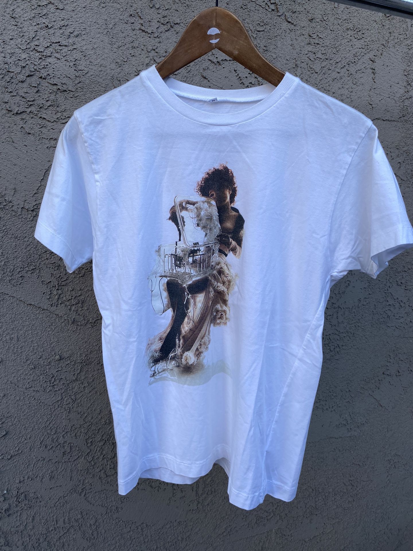 2000s Björk Concert/Band T shirt Size M
