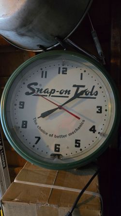 Authentic 2008 Snap-on Tools Neon Clock - Image Time Inc.