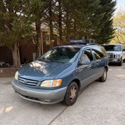 2003 Toyota Sienna