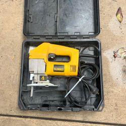 Dewalt Dw318 Variable Speed Jig Saw 