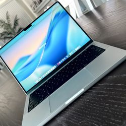 Apple MacBook Pro 14-inch M4 Pro Chip! 512GB, 24gb Ram! Brand New! Apple Warranty 10/2026!! 