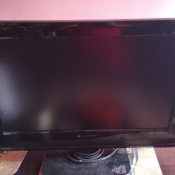 Selling 32 In Tv Not Smart Tv