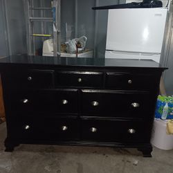 Dresser In Good Condition 