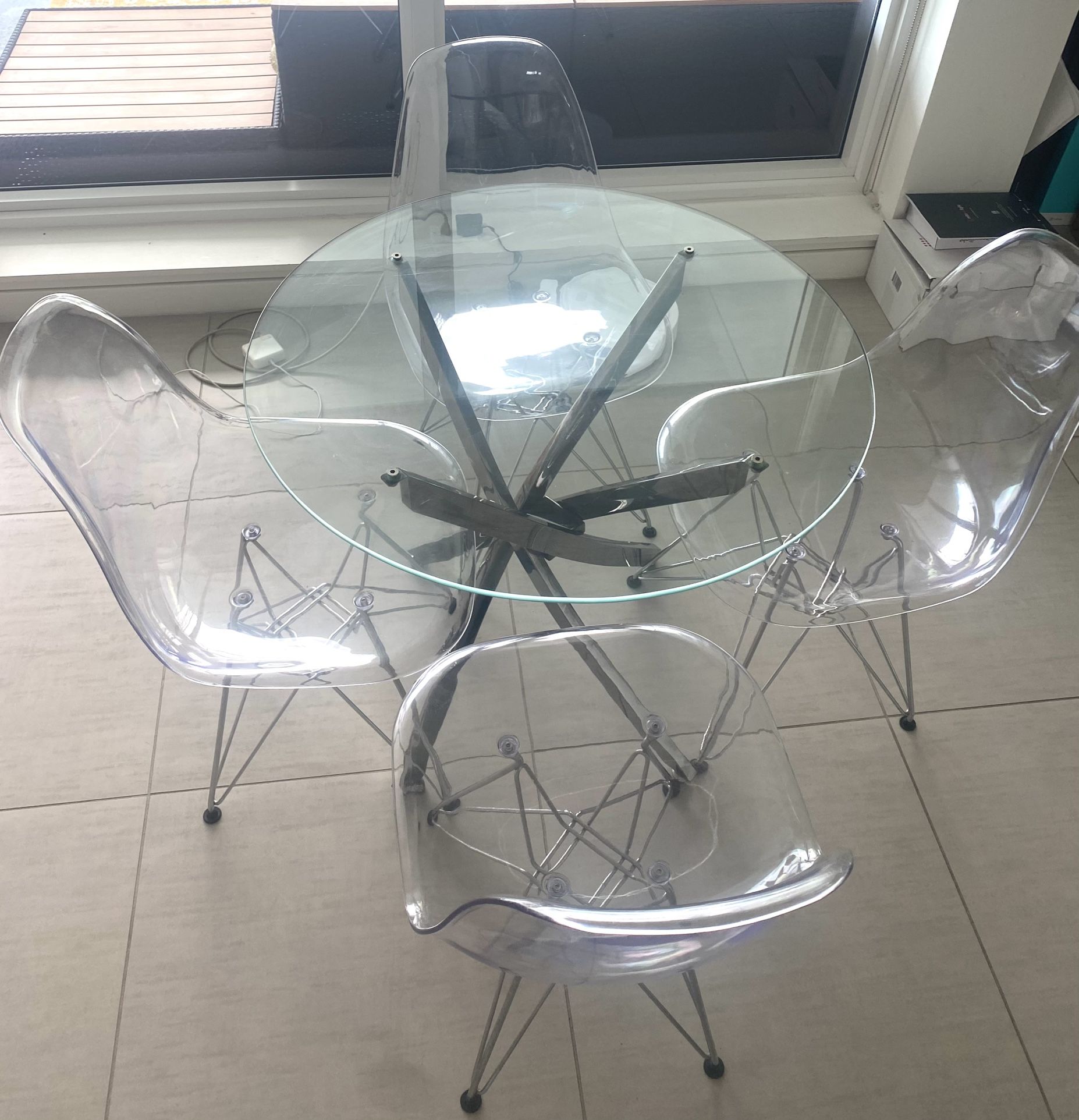 glass dining table and chairs