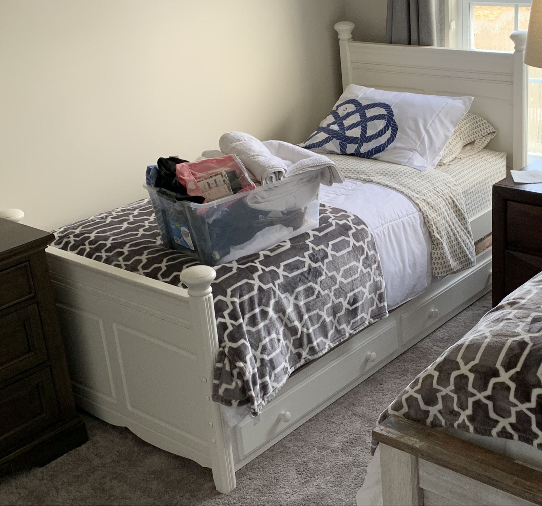 Ragazzi White Twin Bed and Trundle Bed