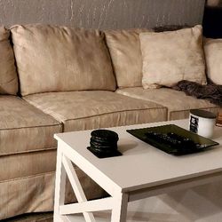 Couch and Matching  Chair In Excellent Condtion