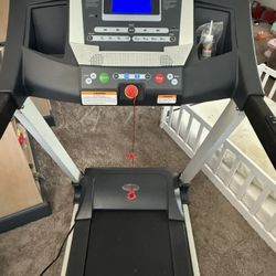 Sunny SF-T7515 Treadmill. 