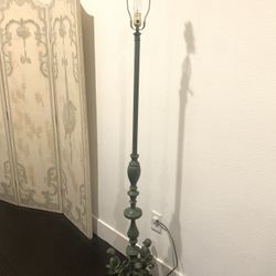 Antique cherub floor Lamp ( Works!)