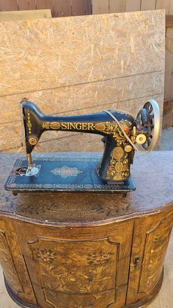 Vintage SINGER Sewing machine