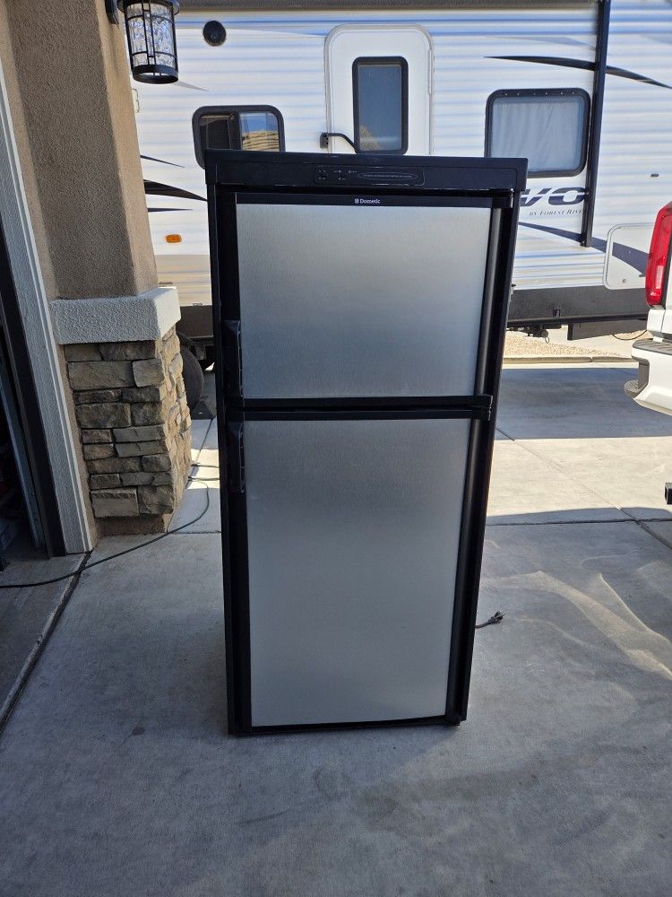 Dometic RV Fridge Model 2652