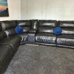 Large Sectional Leather Reclining Sofa – Very Comfortable