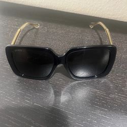 Gucci GG0567SA 001 Women’s Square Sunglasses — Preowned Excellent Condition Elevate your look with these st